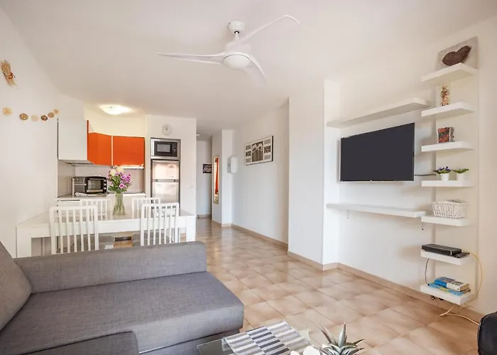 Phoebe\'s Flat Los Cristianos by LoveTenerife